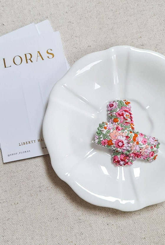 Almond Scallop Clips - Liberty Amelie - Floras