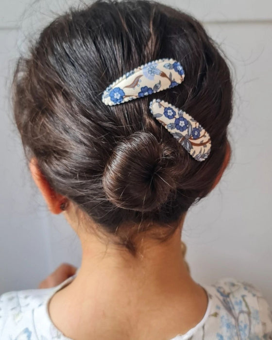 Almond Scallop Clips - Liberty - Floras