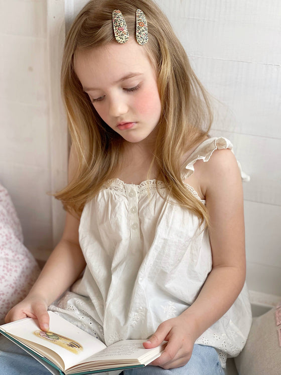 Almond Scallop Clips - Liberty Amelie - Floras